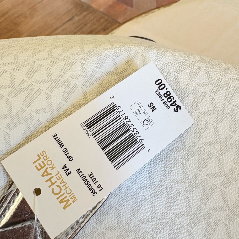 Michael Kors White and Silver Travel Bag Set - Picture 5 of 16